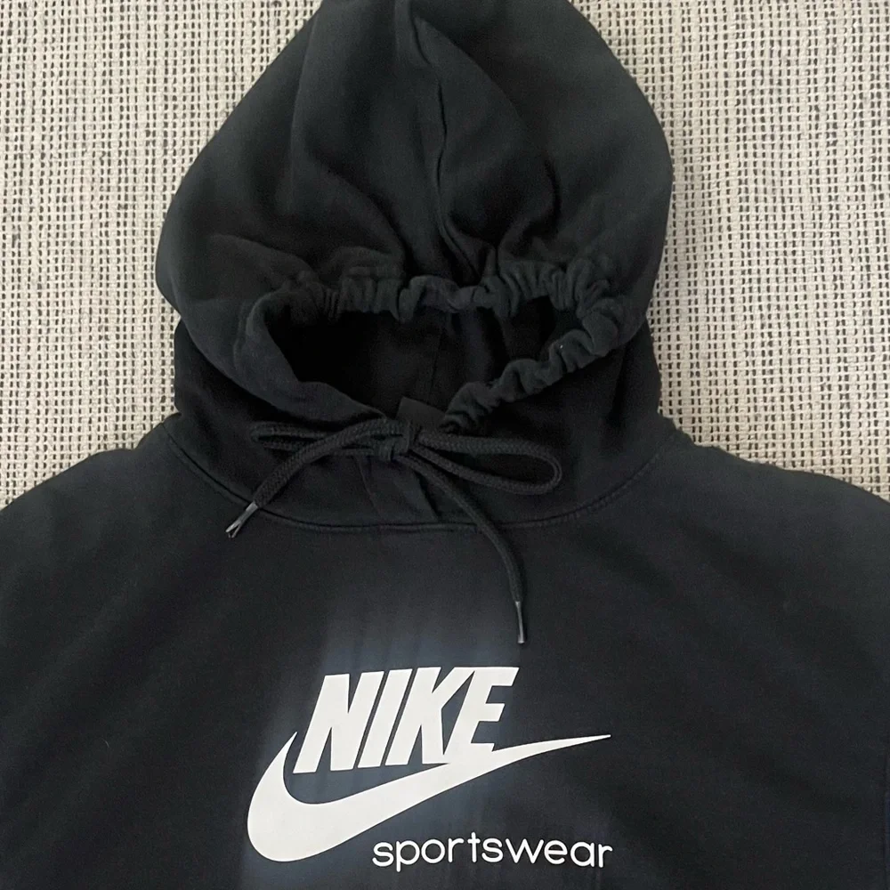 Nike Women’s Black Hoodie Cropped Pullover Logo Sweatshirt Small